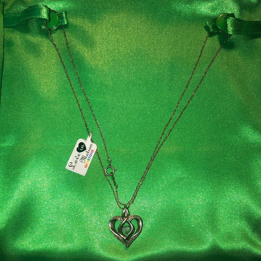 Aquamarine Heart pendant necklace 💙 - Picture 3 of 4